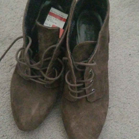 Boots - Picture 3 of 5